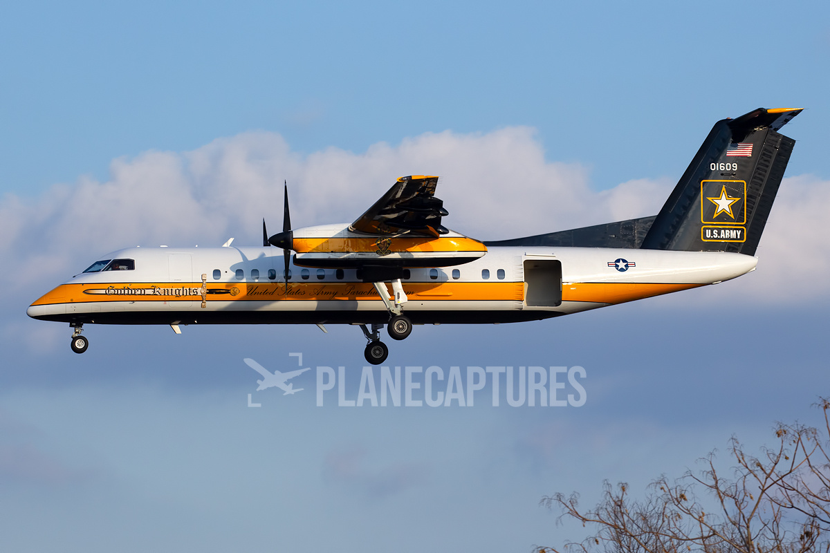 USA - Army Bombardier DHC-8-315 Dash 8 17-01609 | PlaneCaptures