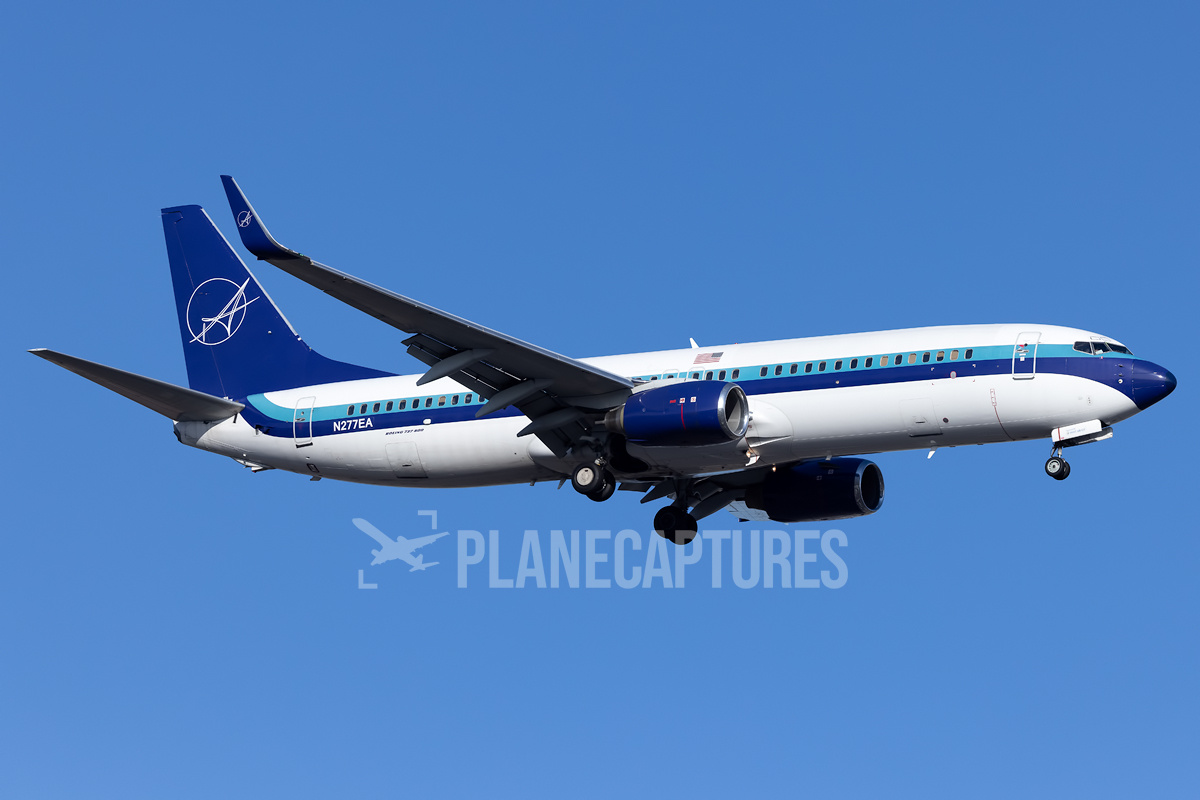 Swift Air iAero Airways Boeing 737-8CX N277EA | PlaneCaptures
