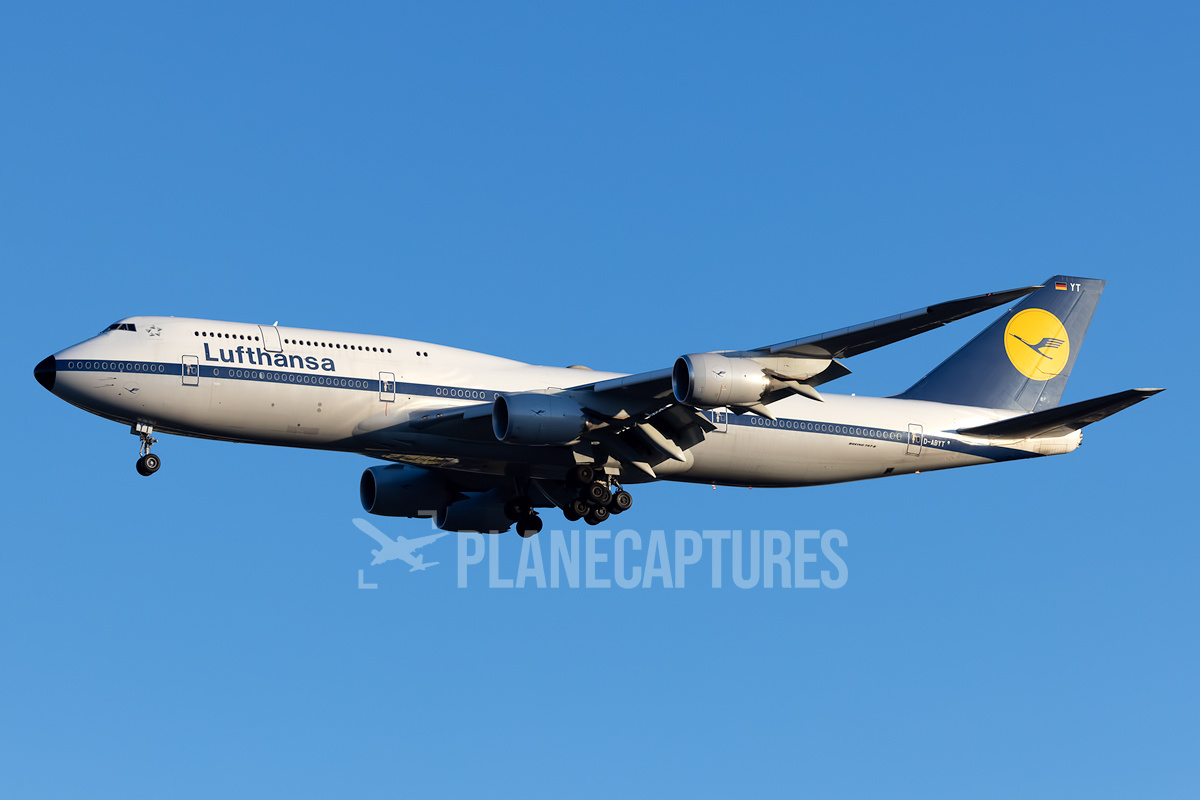 Lufthansa Boeing 747-830 D-ABYT | PlaneCaptures | Aviation photo